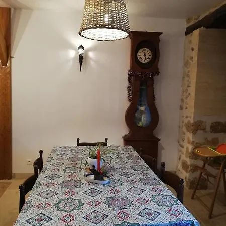 Lou-pere'igor Holiday home